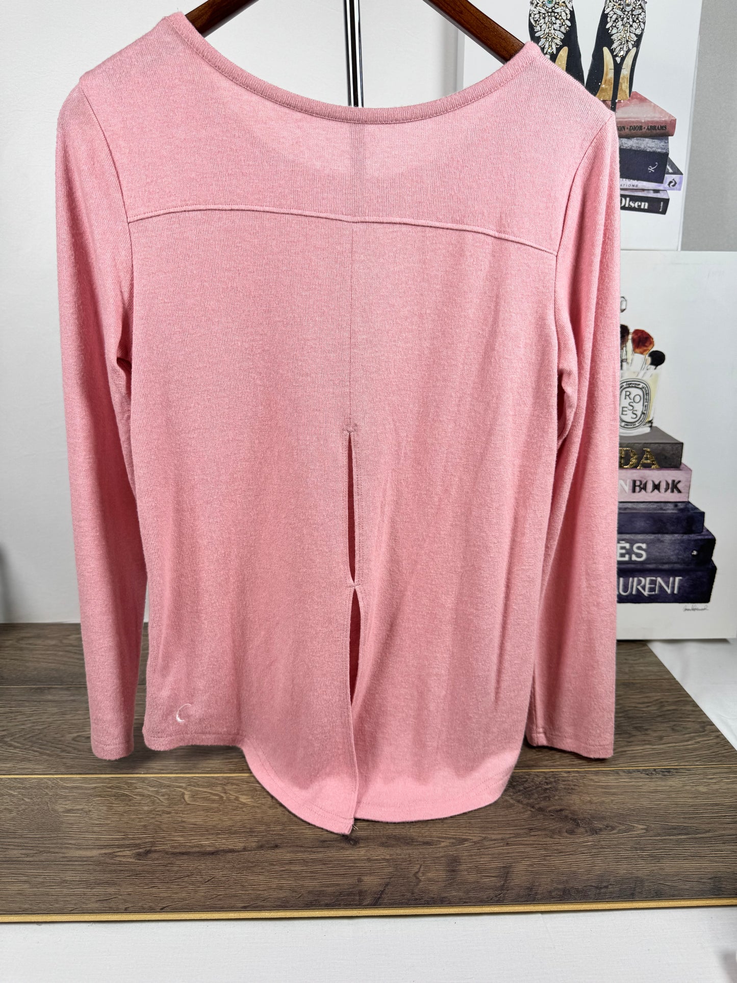 ZYIA Active Light Pink Long Sleeve Split Back Workout Top - Sz Medium