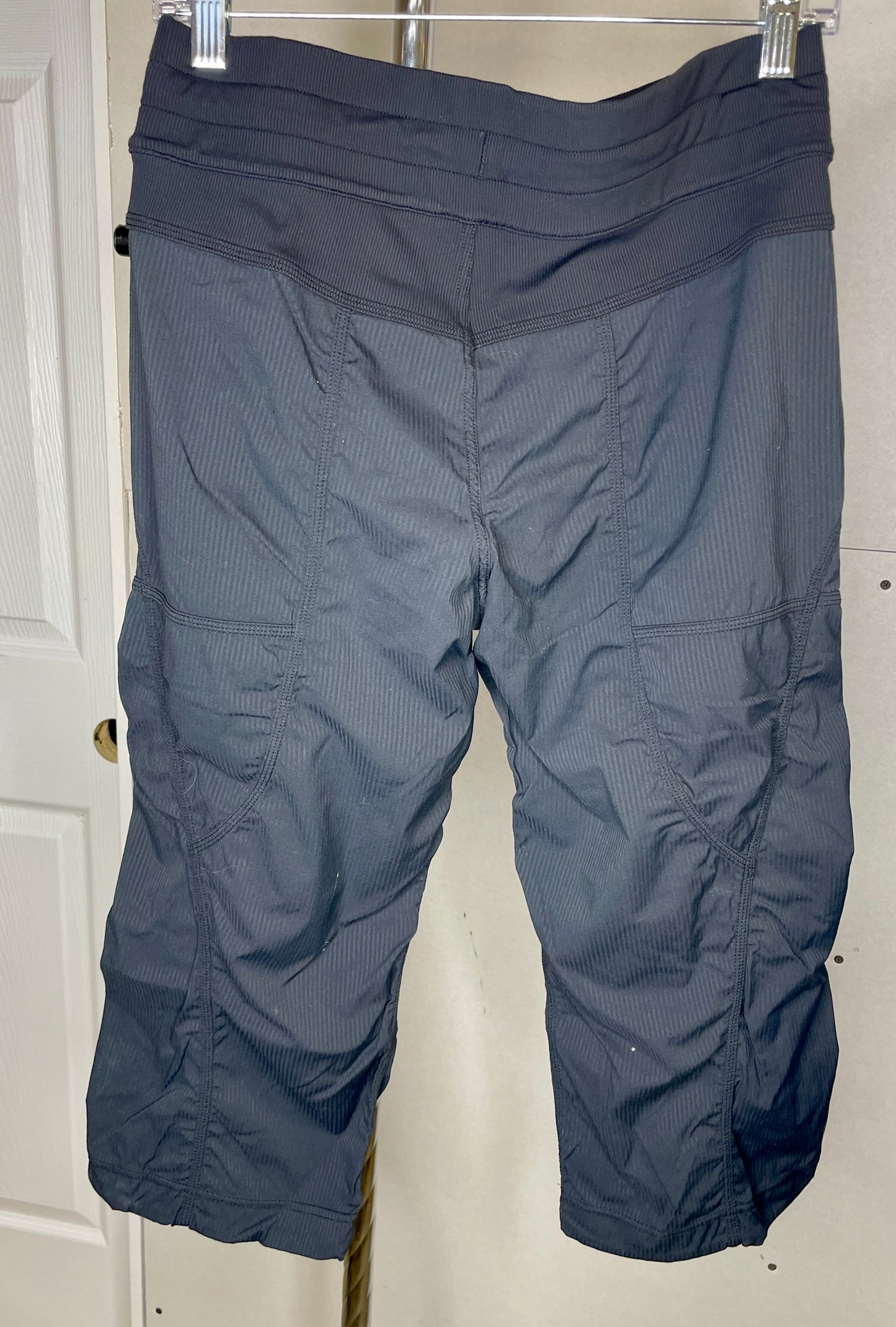 Lululemon Pants Women's Studio Crop Pockets Elastic Waist Drawstring - Size 6