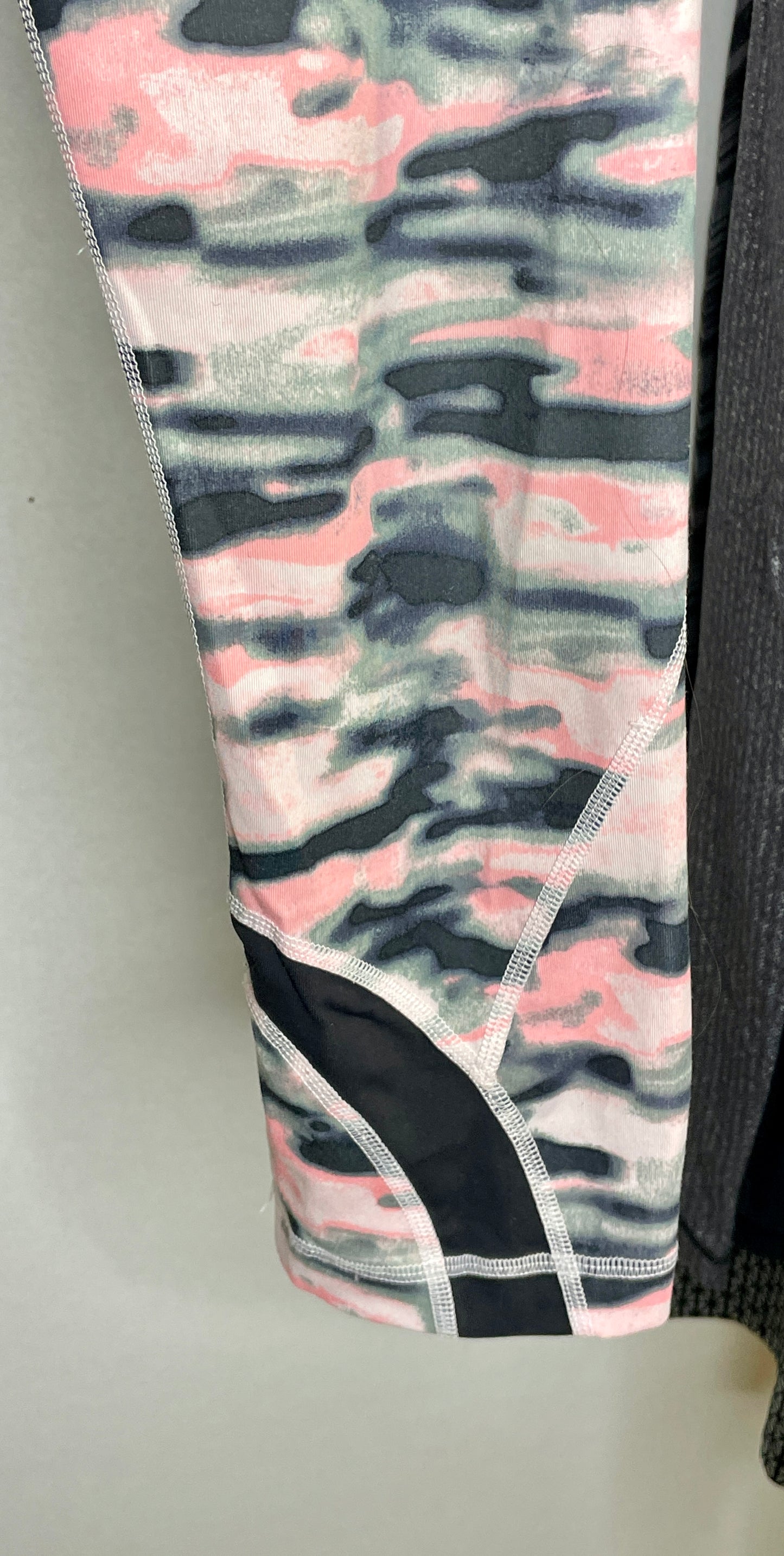 Lululemon Run Inspire Crop II - Size 4
