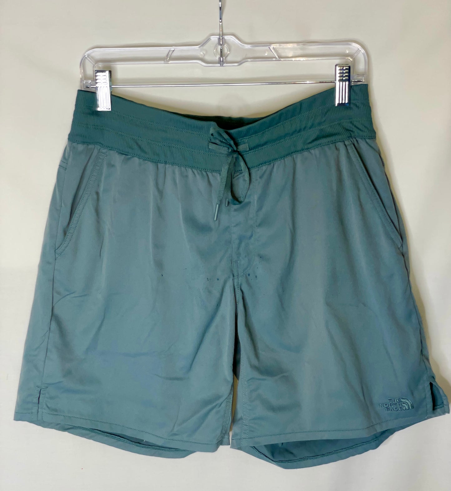 THE NORTH FACE Women's Aphrodite Motion Bermuda Short - Size M