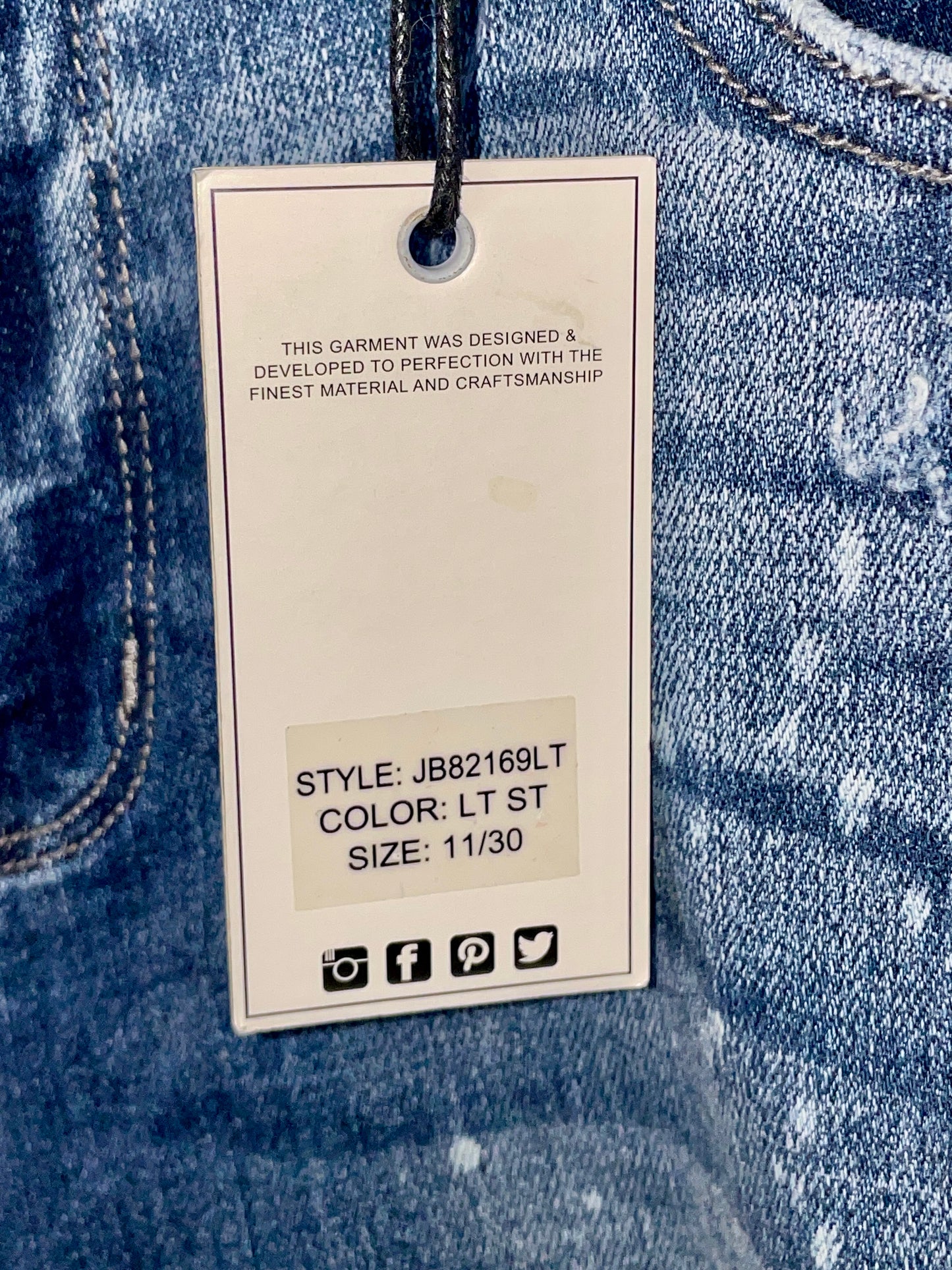 NWT Judy Blue Boyfriend Fit Women’s Blue Jeans - Size 11
