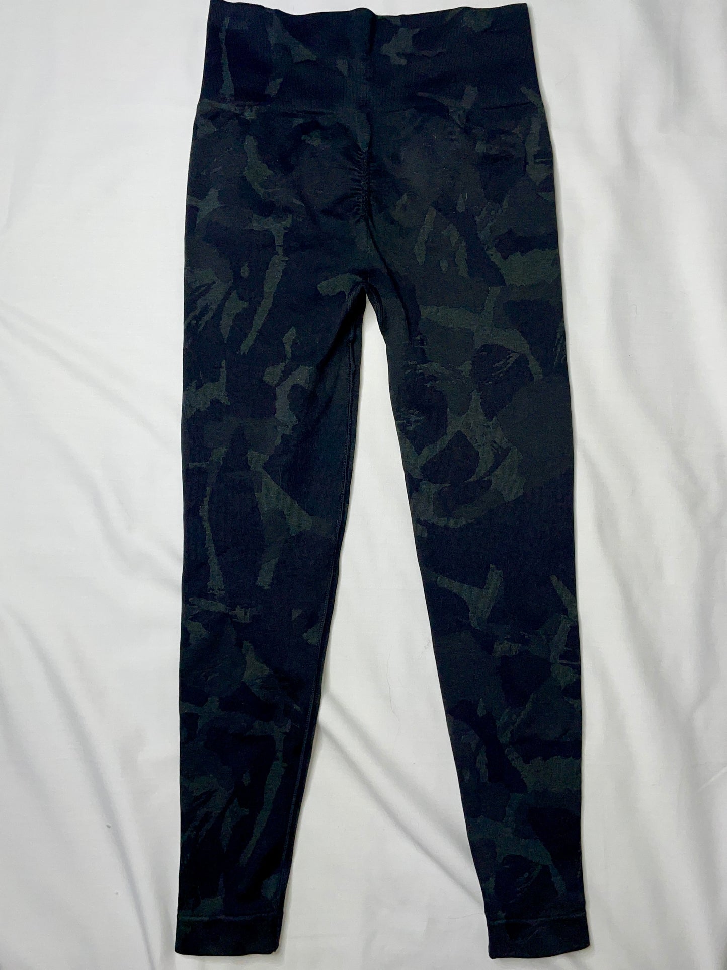 NWOT GYMSHARK Adapt Camo Seamless Leggings - Size M