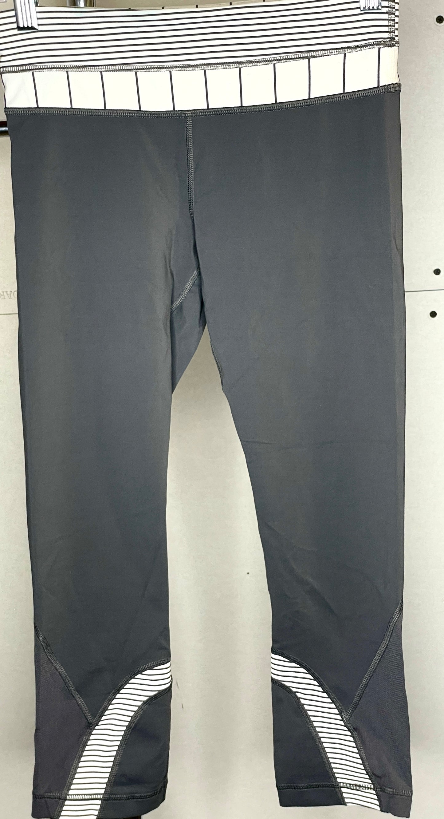 Lululemon Run Inspire Crop II Gray Classic Stripe Leggings - Size 8
