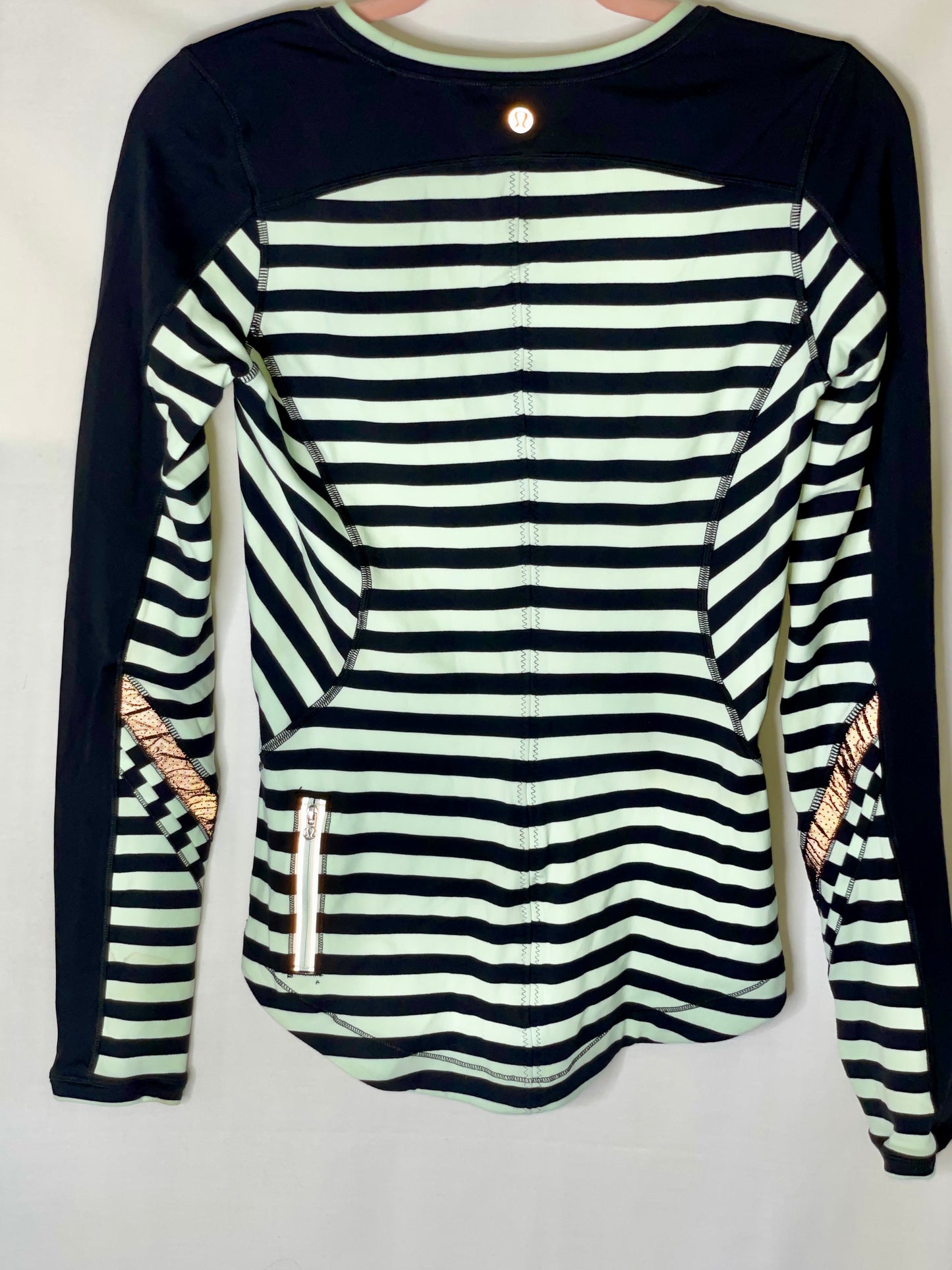 Lululuemon Reflective Long Sleeve Running Top Mint Black Stripe Thumbholes Run - Size 6