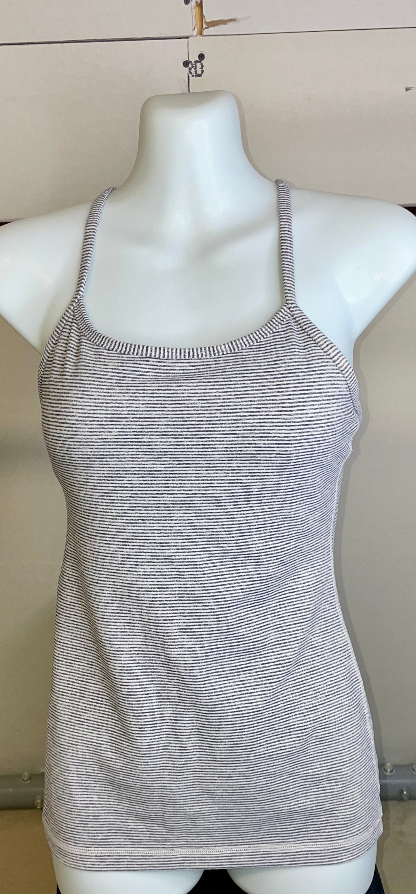 Lululemon Power Y Tank Top - Size 8