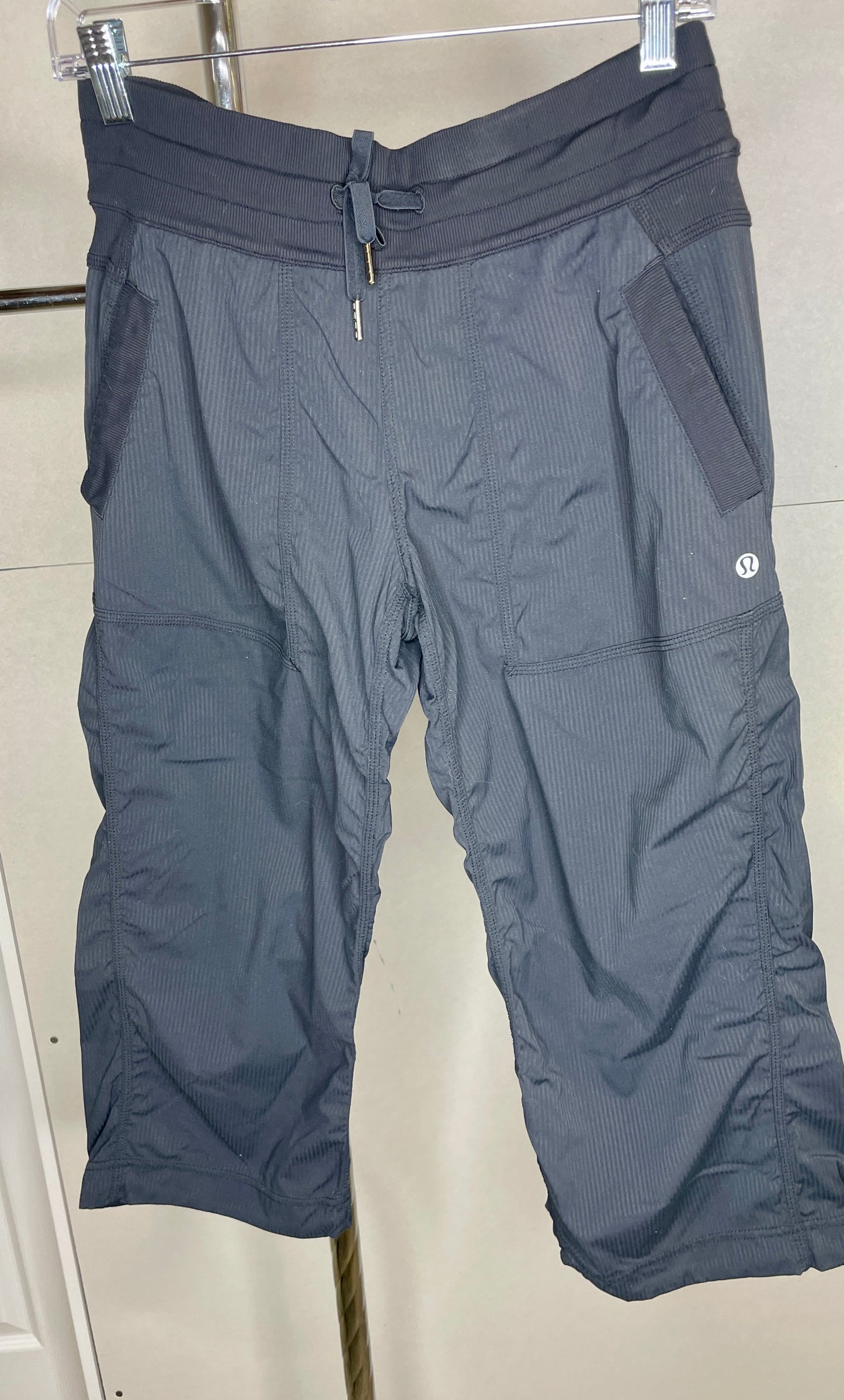 Lululemon Pants Women's Studio Crop Pockets Elastic Waist Drawstring - Size 6