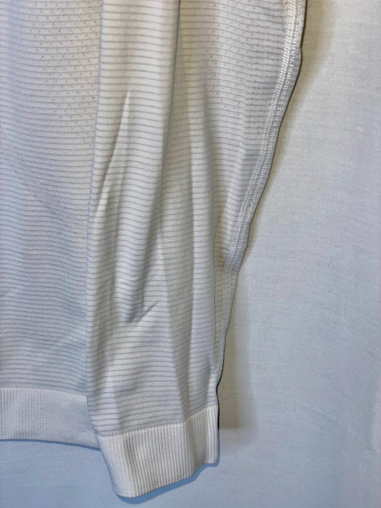Lululemon Swiftly White Base Layer Stretchy Knit Top Thumbholes - Size Small