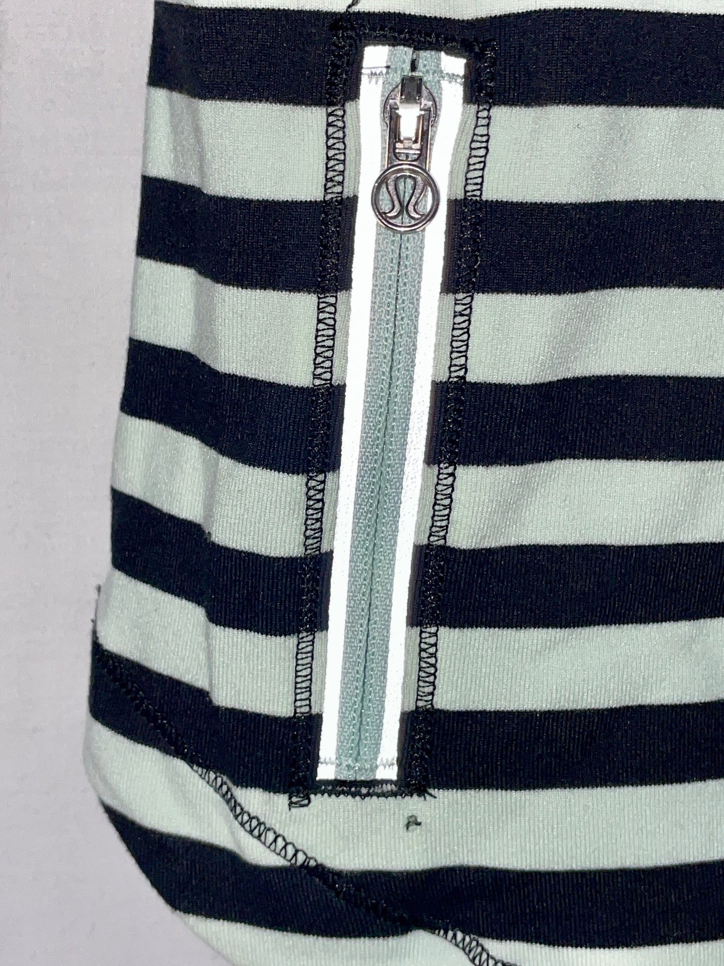 Lululuemon Reflective Long Sleeve Running Top Mint Black Stripe Thumbholes Run - Size 6