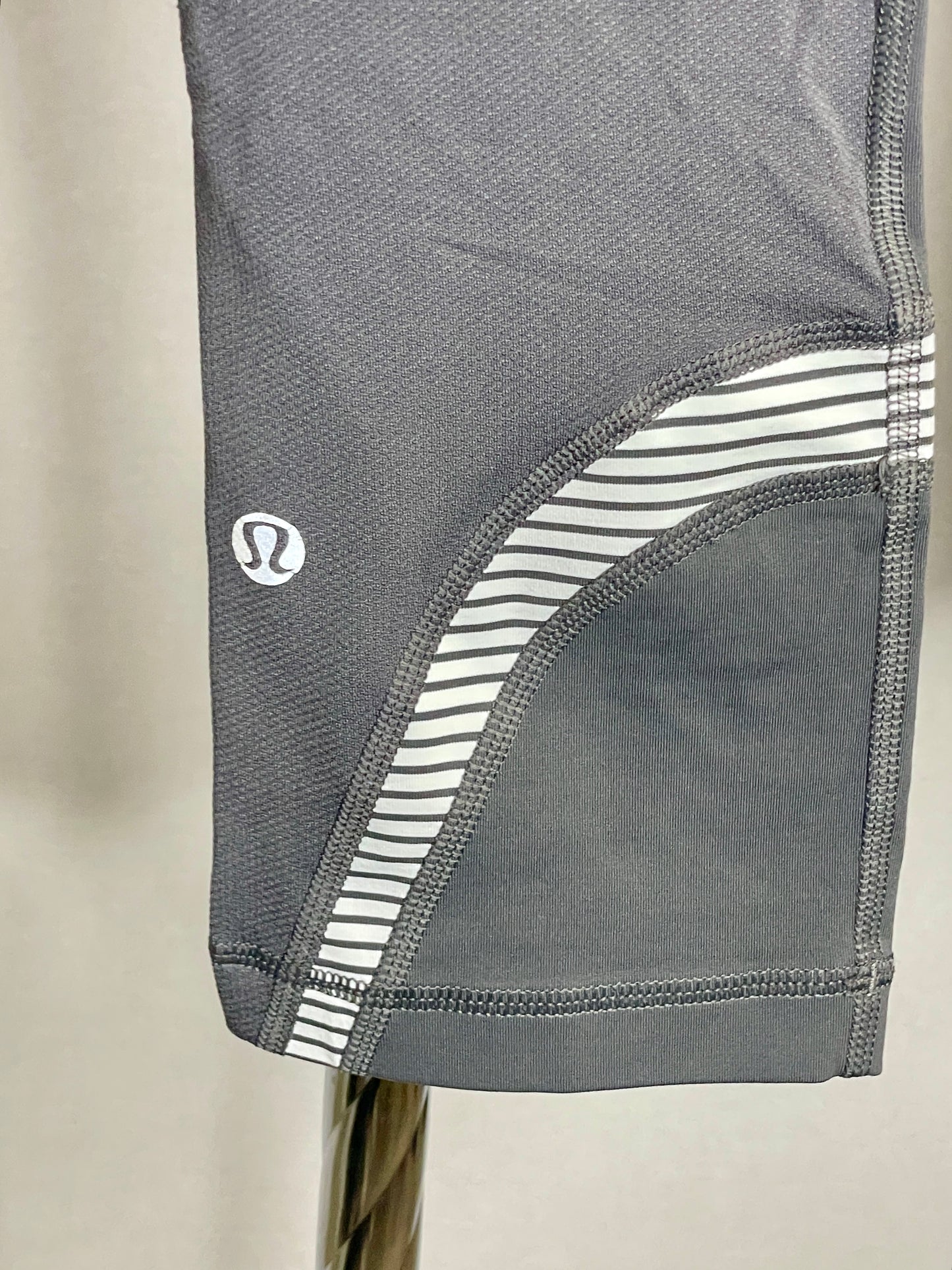 Lululemon Run Inspire Crop II Gray Classic Stripe Leggings - Size 8