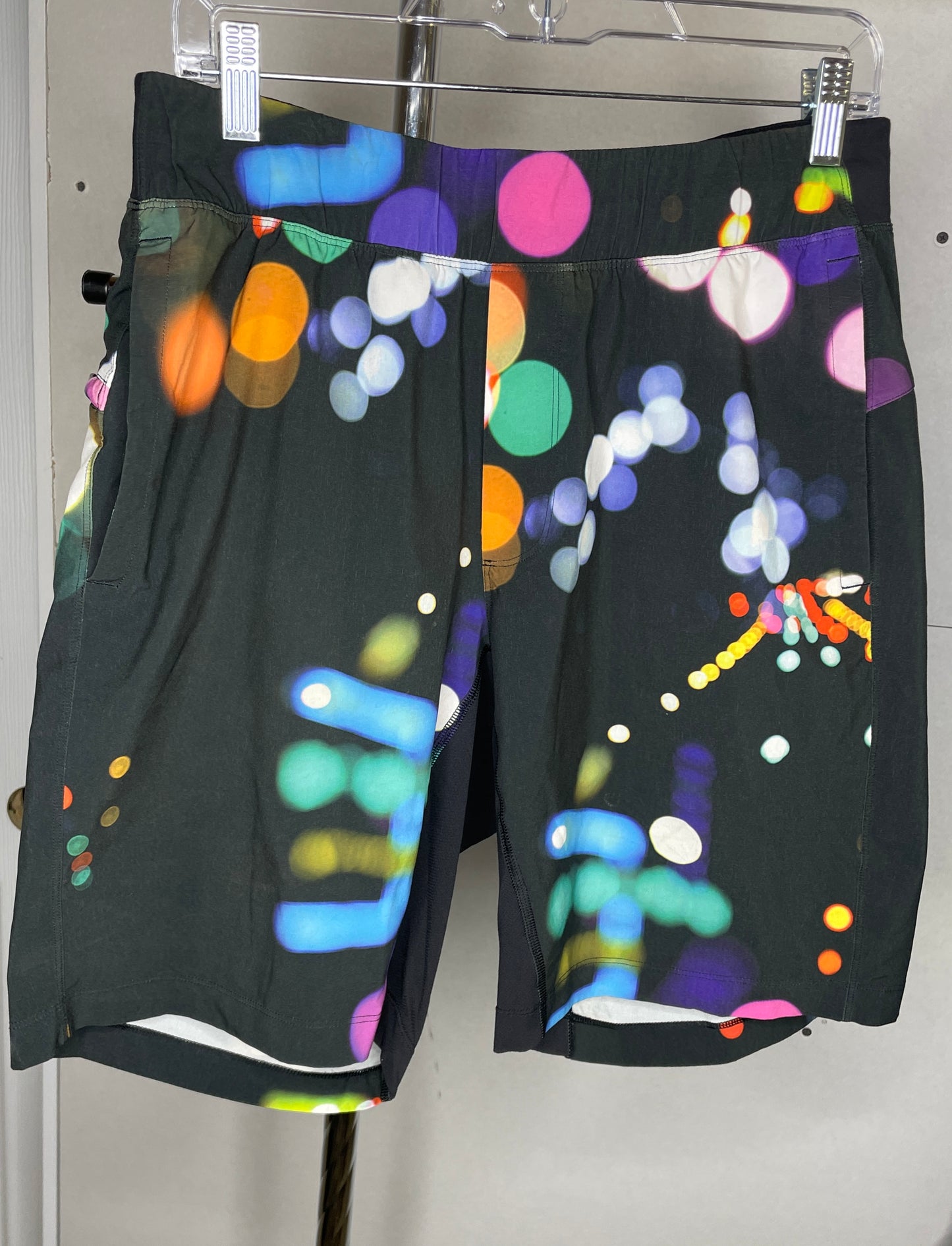 Lululemon Men's Unlined Shorts Colorful Drawstring Side Pocket Gym Short - Size M
