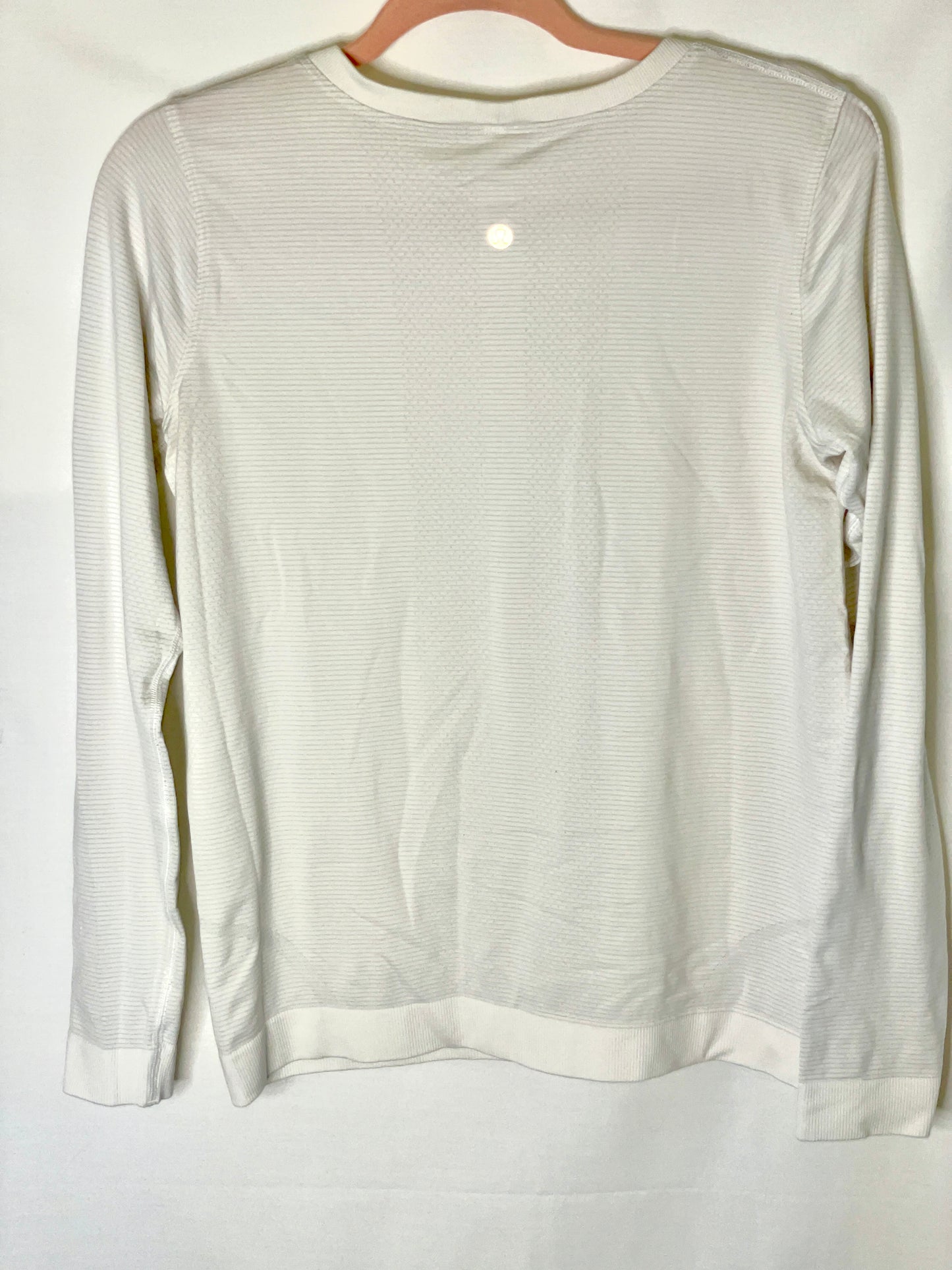 Lululemon Swiftly White Base Layer Stretchy Knit Top Thumbholes - Size Small