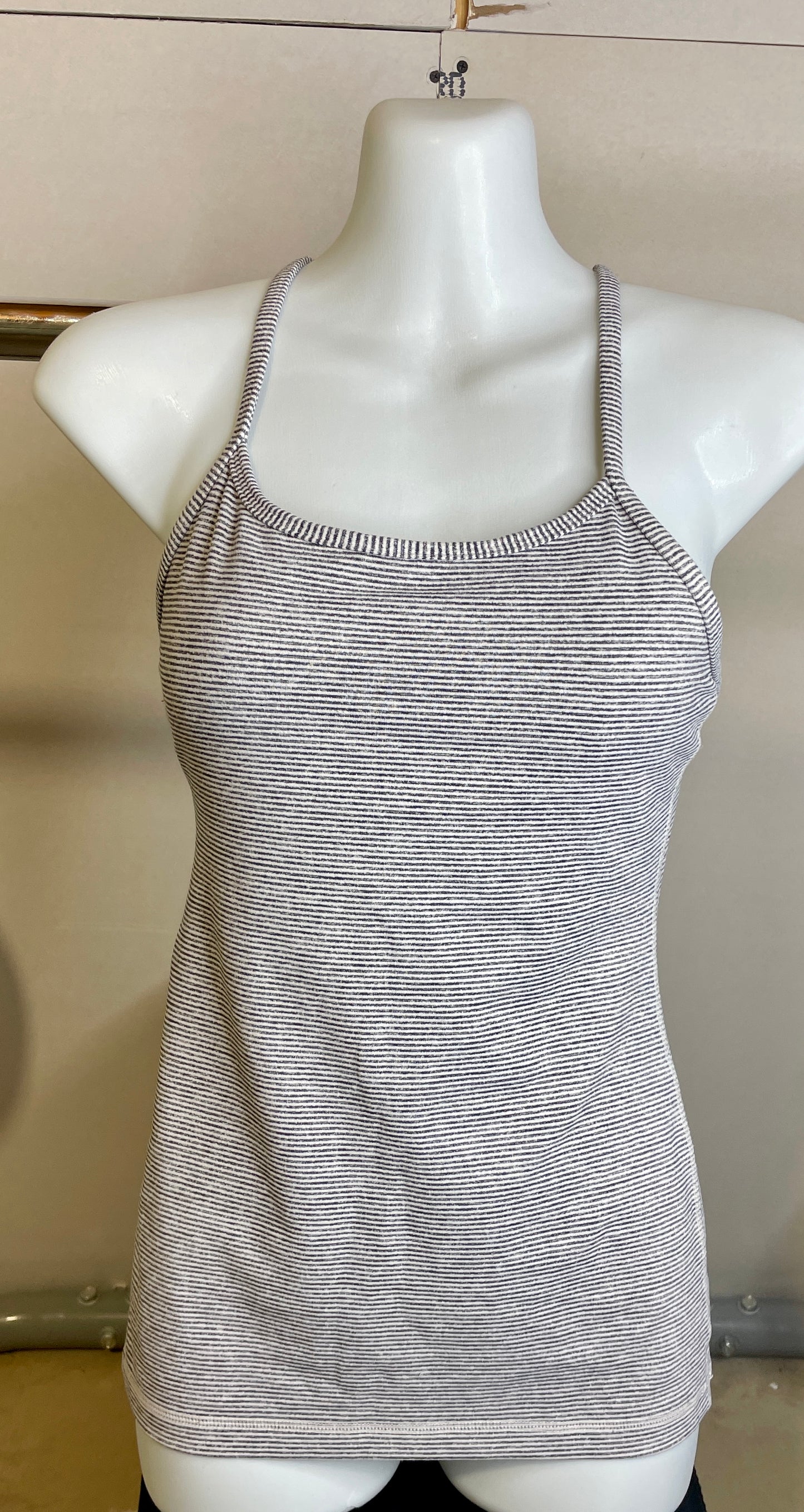 Lululemon Power Y Tank Top - Size 8